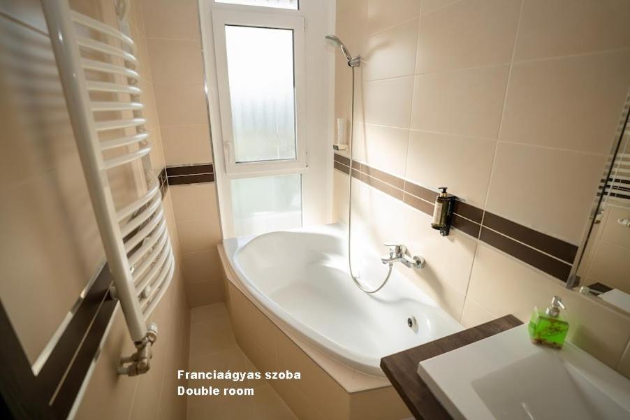 Hotel Irisz Nyíregyháza Dış mekan fotoğraf
